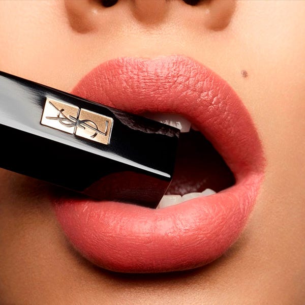Rouge Pur Couture The Slim Velvet Radical