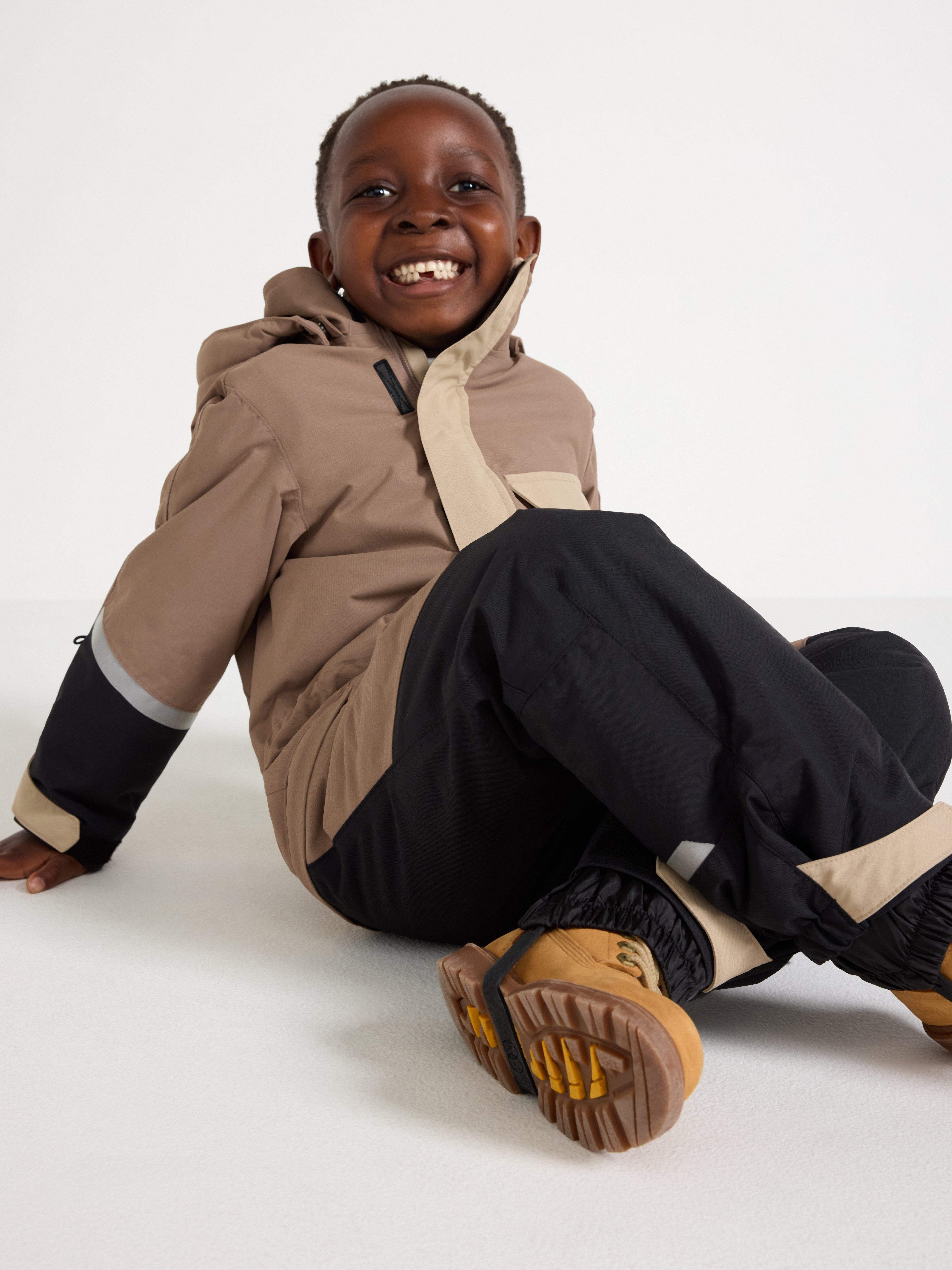 Vattentät overal – Kids Performance Wear Dark Khaki