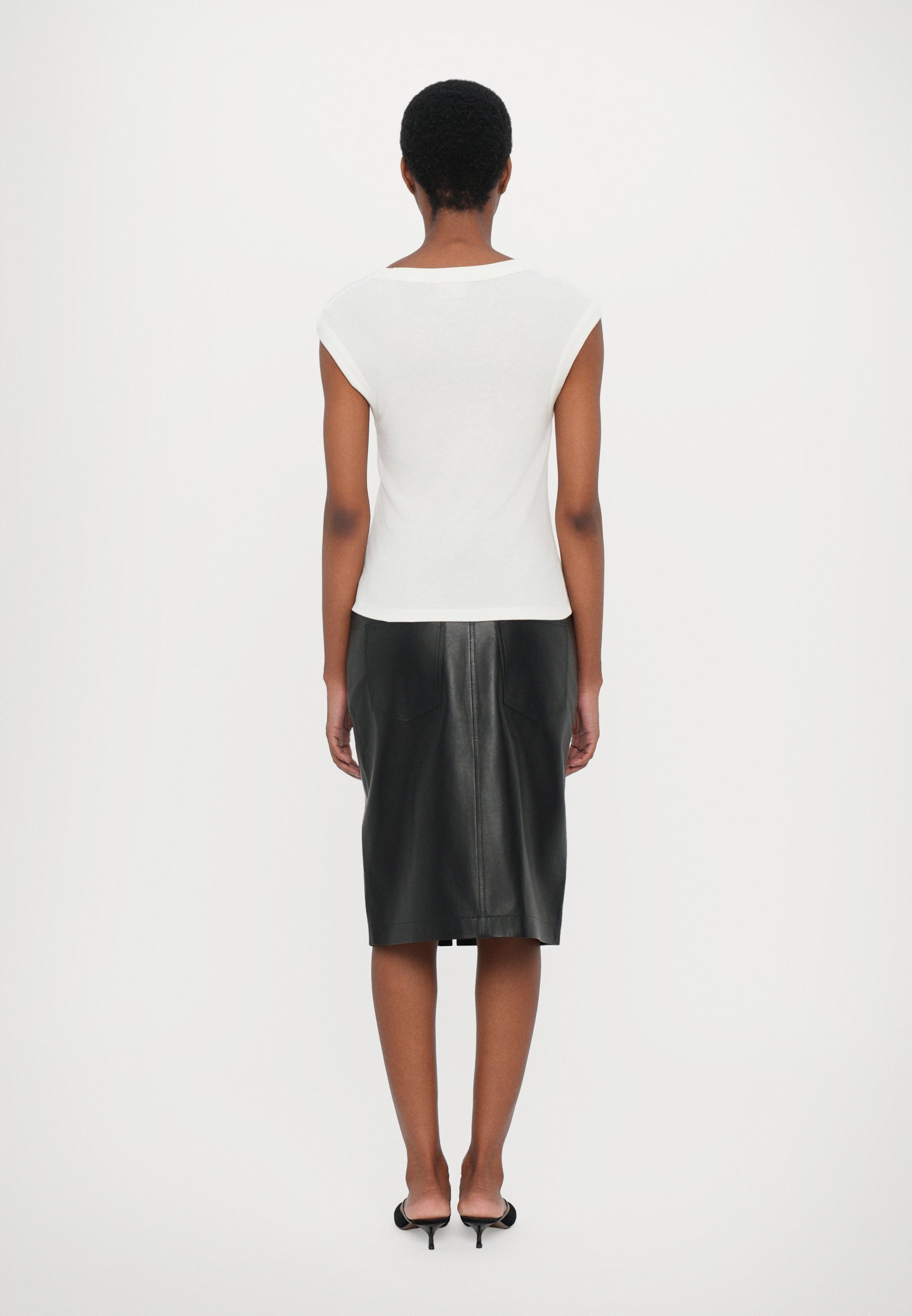 CLOSED CAP SLEEVE - Topp - ivory