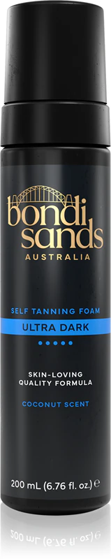 Samoopaľovacia pena Bondi Sands dodáva pokožke intenzívnu farbu.