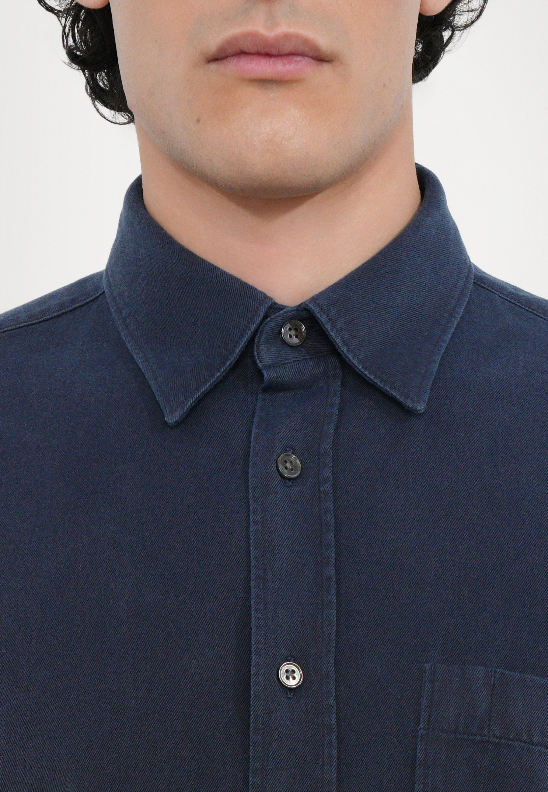 Chemise militaire fermée et formelle - bleu encre