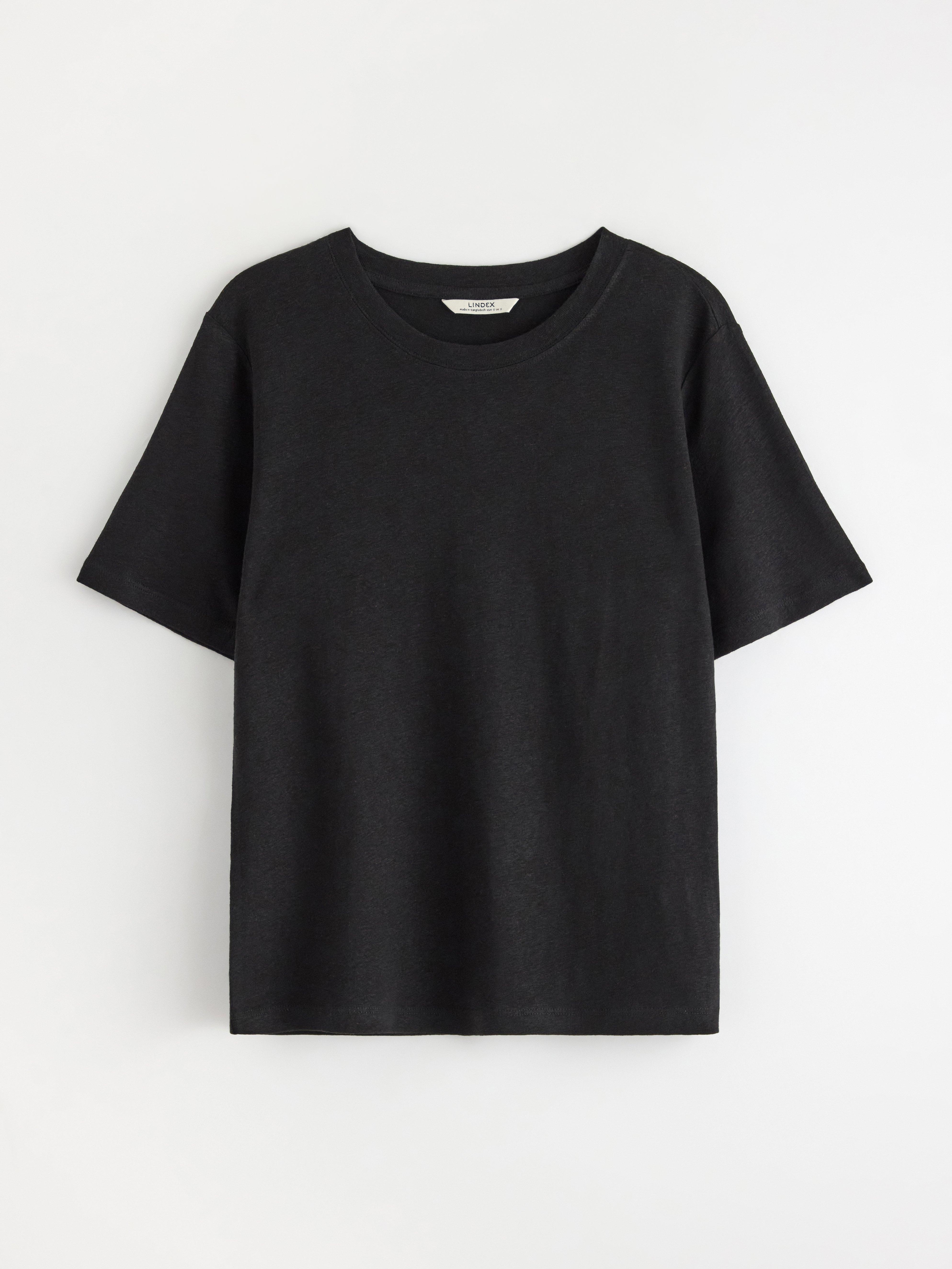 Camiseta em linho preto