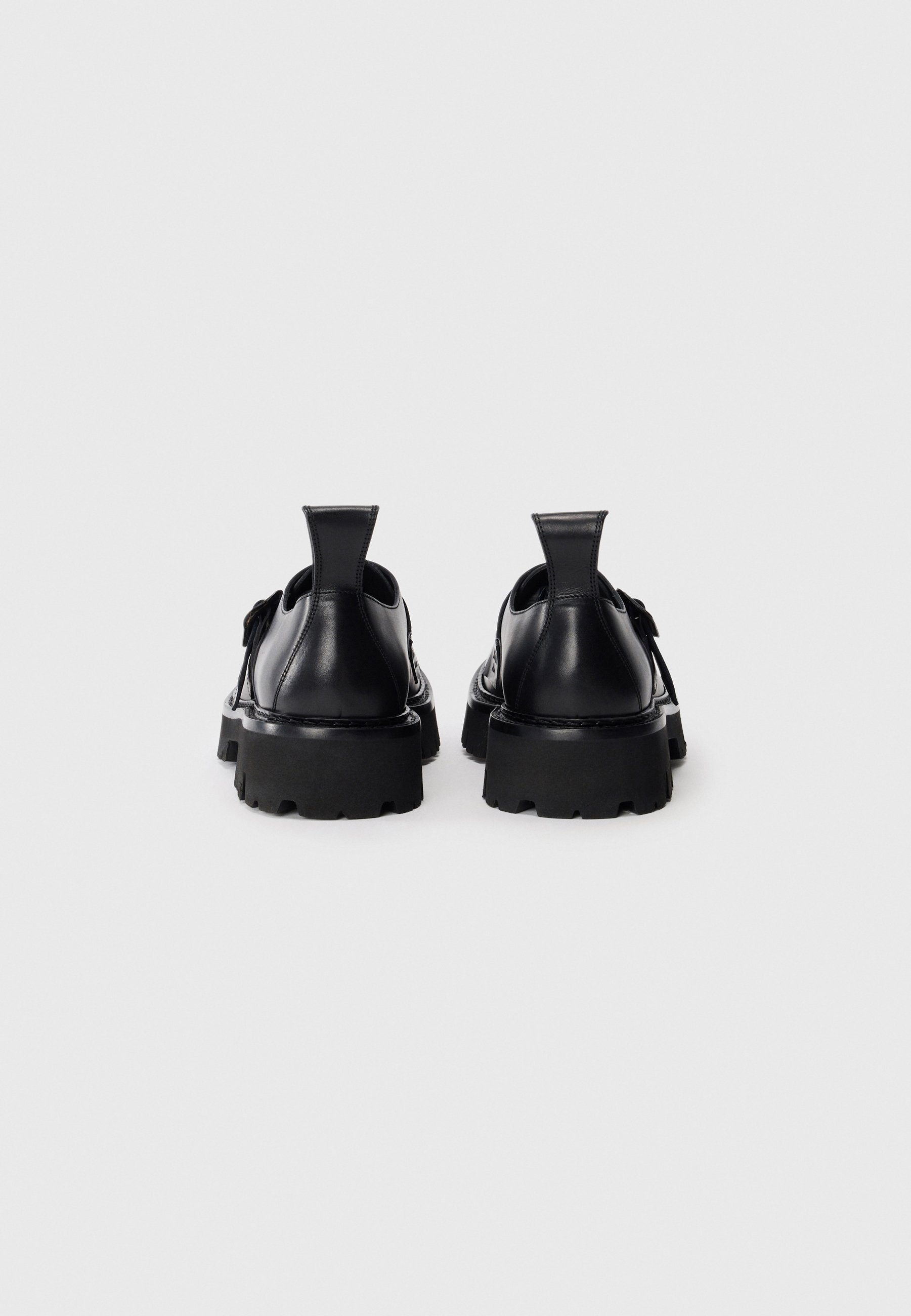 MOSCHINO Slip-on cipők - fekete