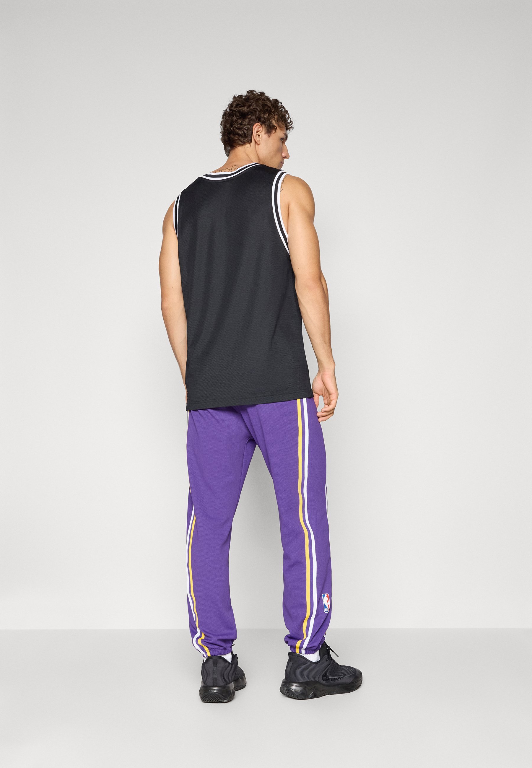 Nike Performance LOS ANGELES LAKERS ZONE PANT - Clubkleding - veldpaars