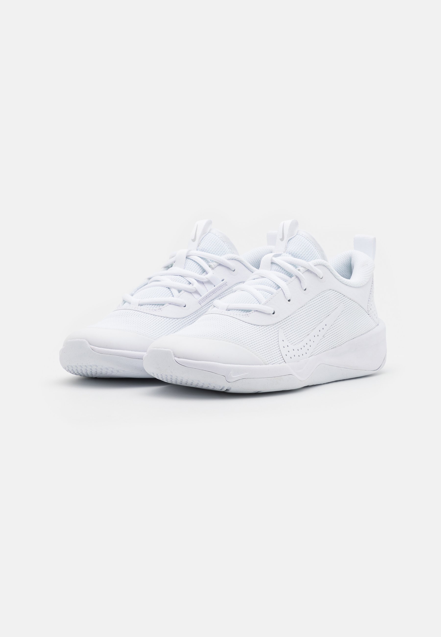 Nike Performance OMNI MULTI COURT UNISEX - Tréninková bota - white/pure platinum