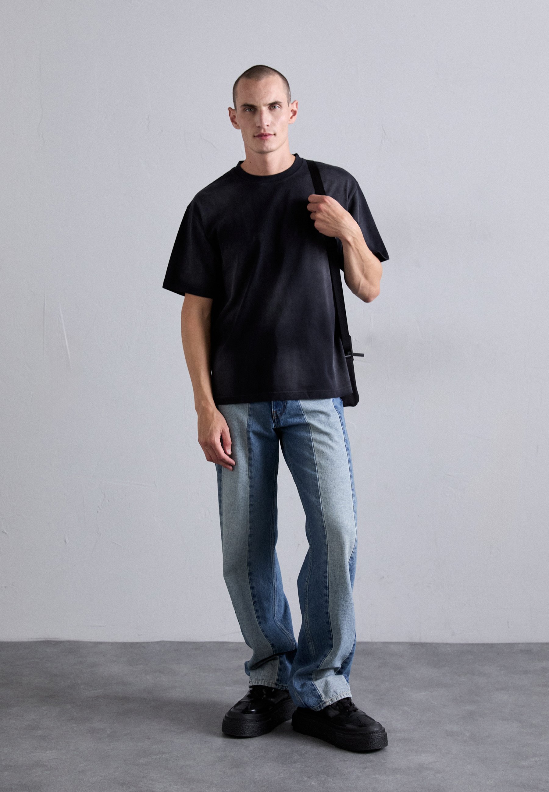 MISBHV RENAISSANCE - Nyomott mintás póló - mosott fekete
