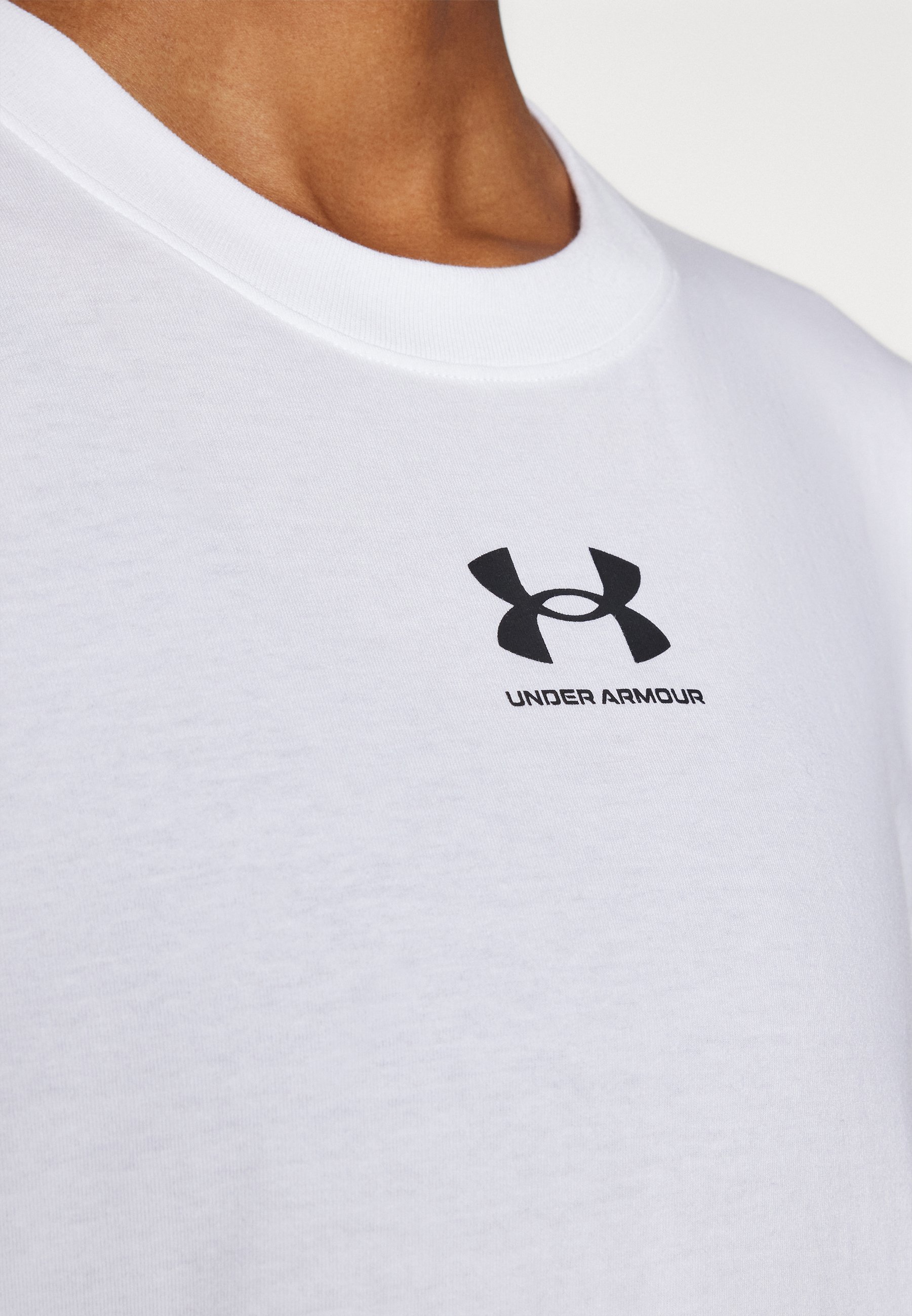 Under Armour RIVAL CORE - Lihtne T-särk - valge/must