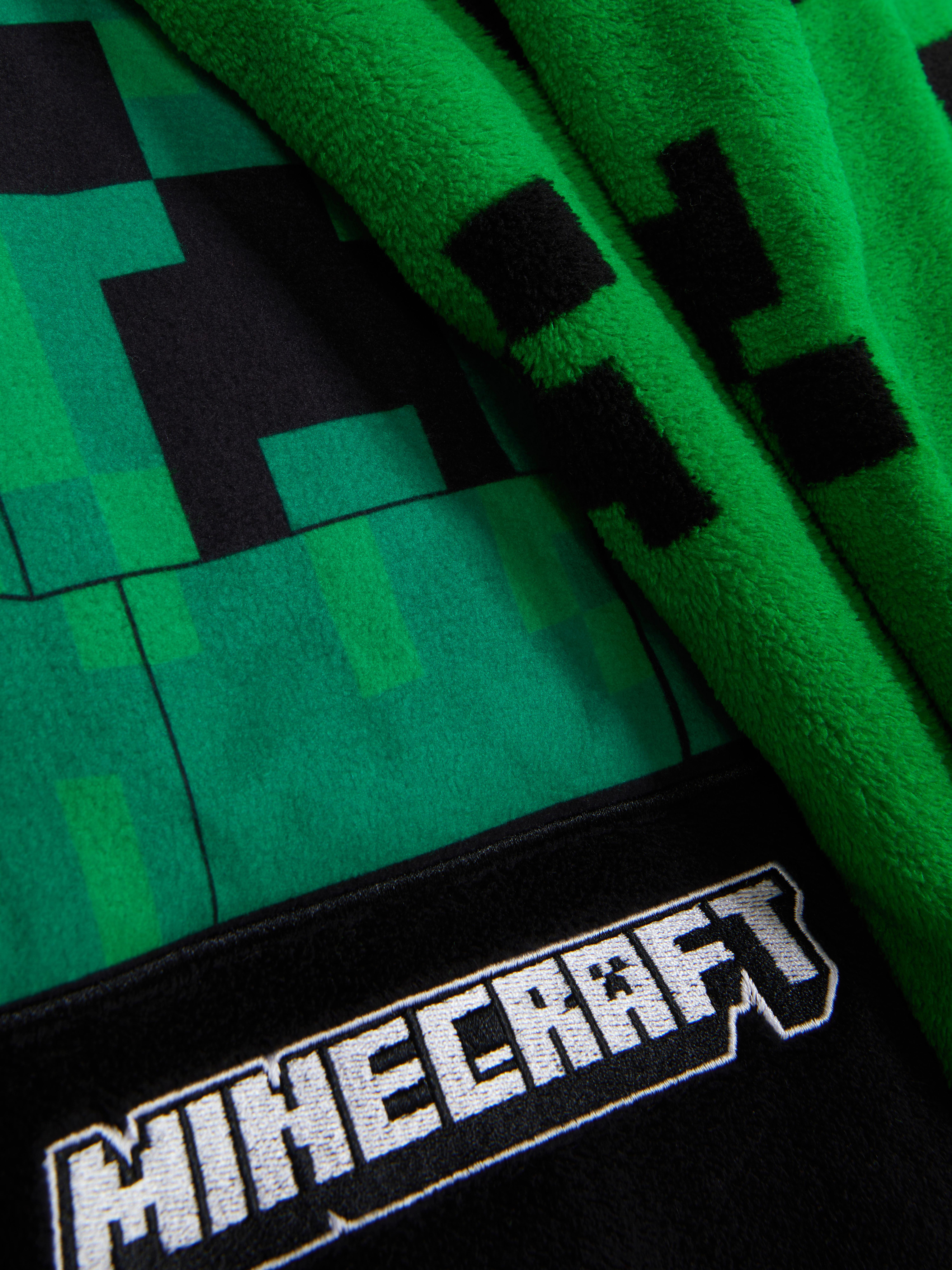 Pijamale din fleece Minecraft Creeper O pijama lungă din fleece cu detalii cool Minecraft Creeper