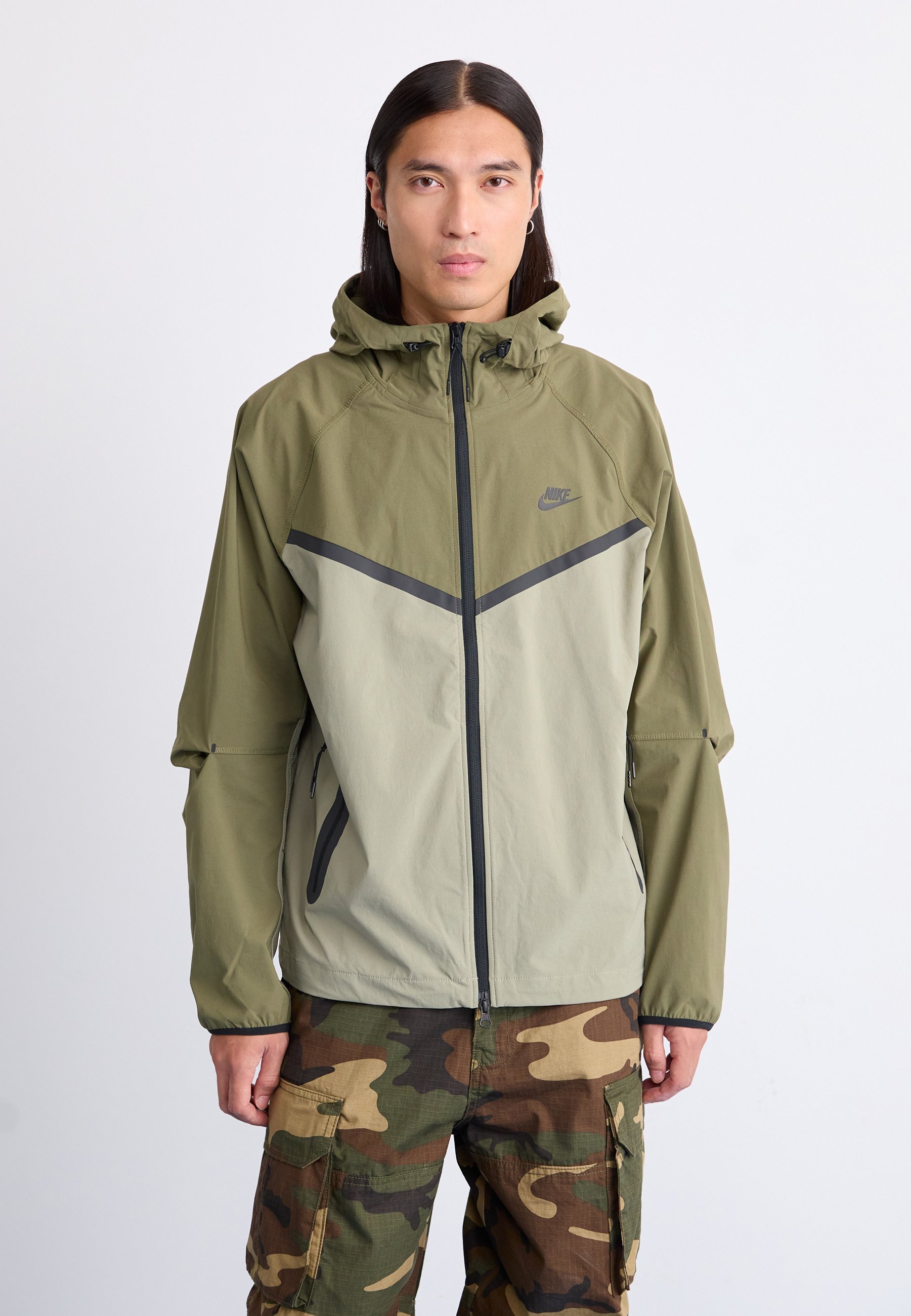 Nike Sportswear Windbreaker – Hellblau/Mitteloliv/Schwarz
