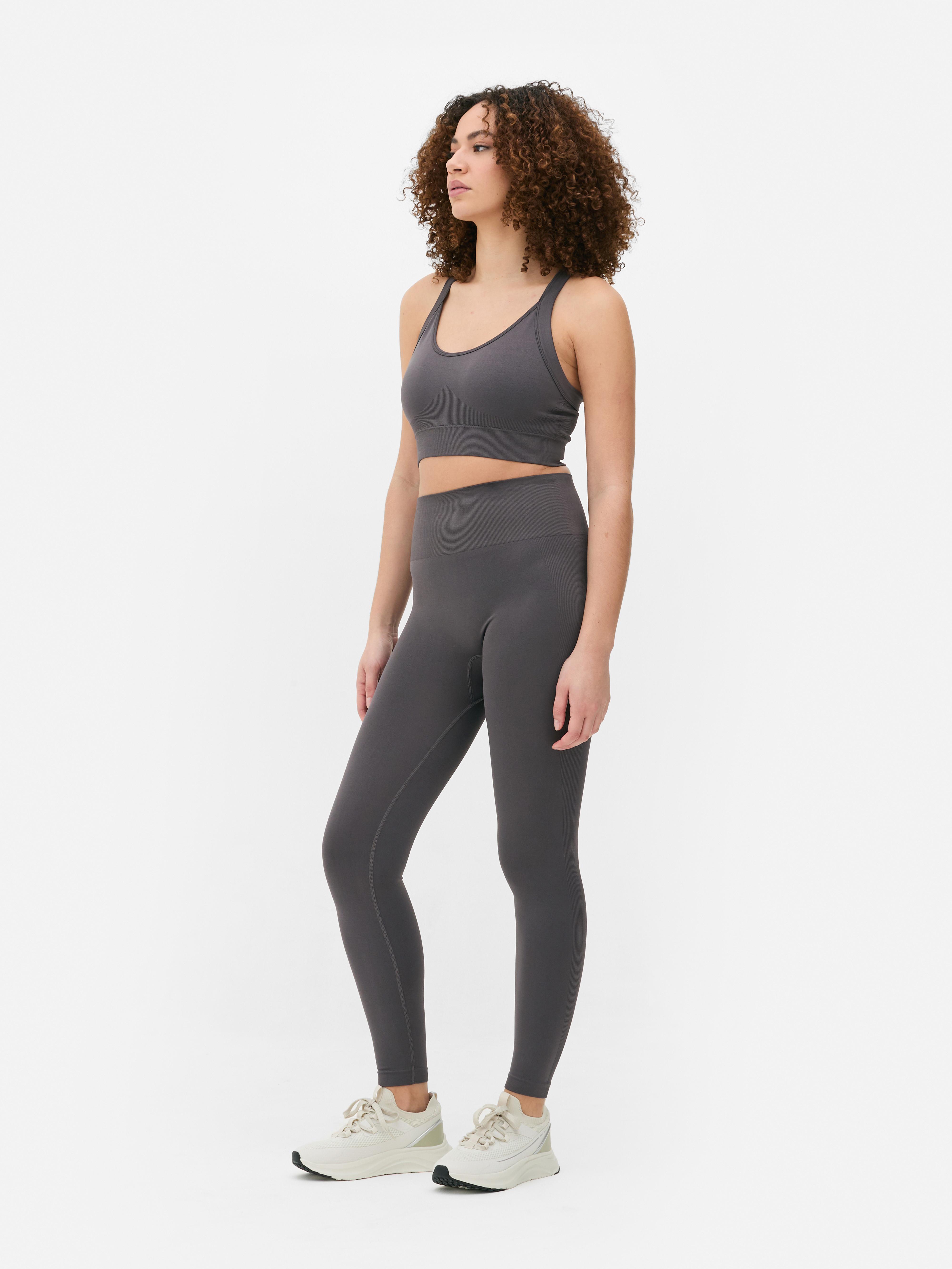 Varrás nélküli sportleggings Ezzel a sportleggings-szel minden edzésed zökkenőmentes lesz.