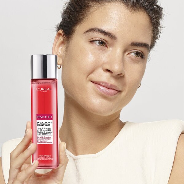 L'Oreal Paris Revitalift 5% Glycolic Acid Peeling Toner<br>180ml