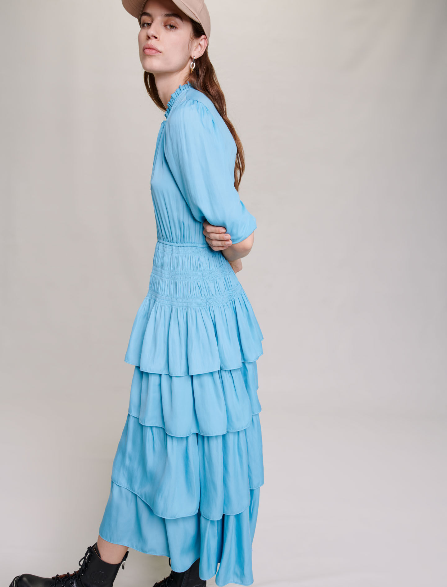 Rochie lungă din satin cu volane - Albastru deschis
