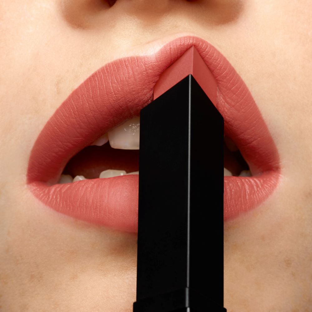 „Rouge Pur Couture The Slim Velvet Radical“ prabangūs lūpų dažai