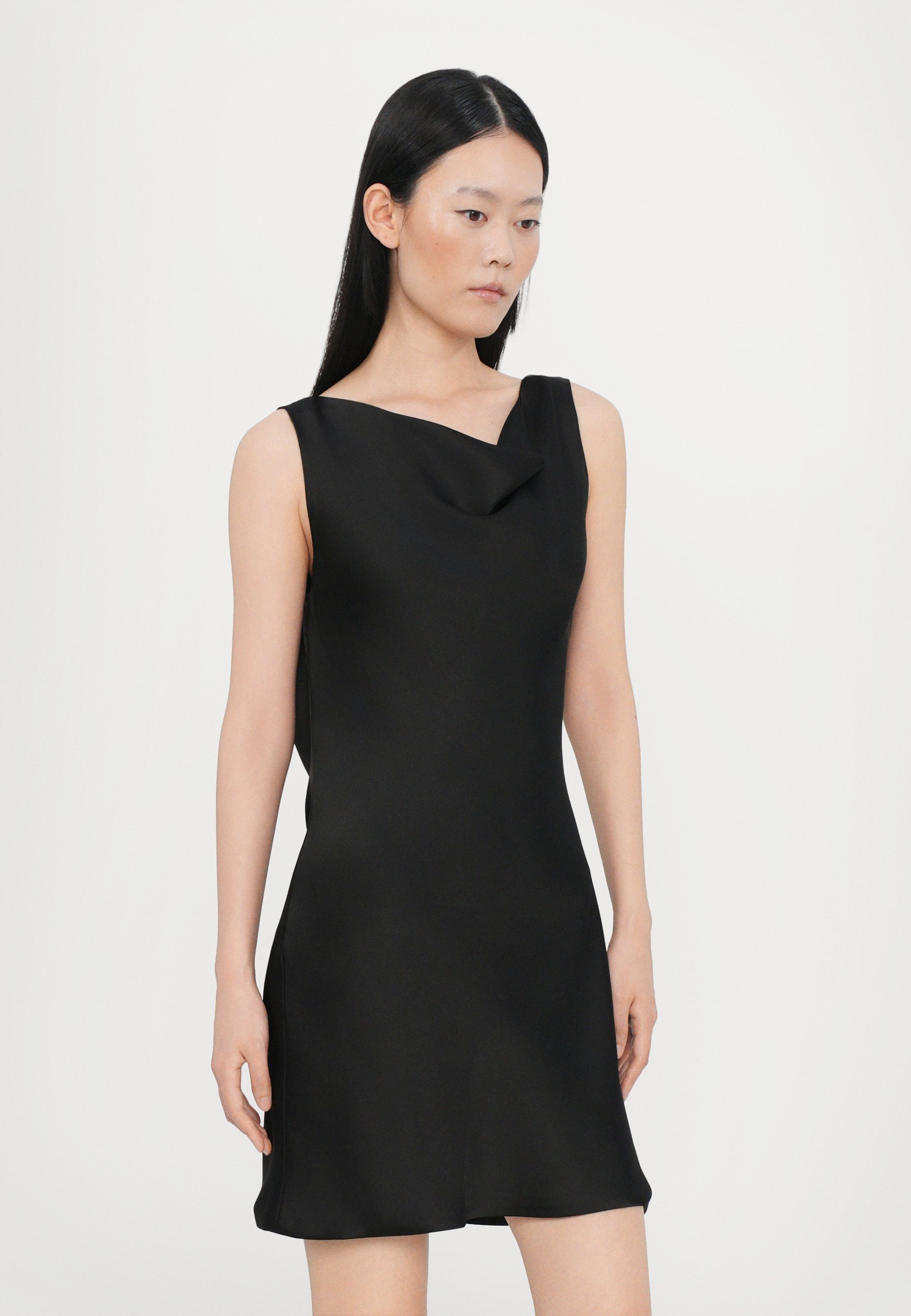 Robe mini sans manches à dos nu Norma Kamali - Robe cocktail / Robe de soirée - noire