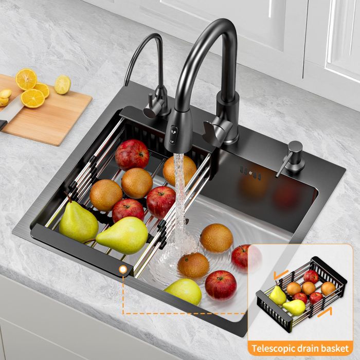 Fregadero de cocina esquinero con área de trabajo integrada: fregadero empotrado de acero inoxidable de una sola pieza con grifo.