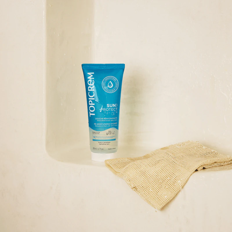 Topicrem Sun Protect Re-Moisturizing Shower, gel de banho hidratante para uso após exposição solar.