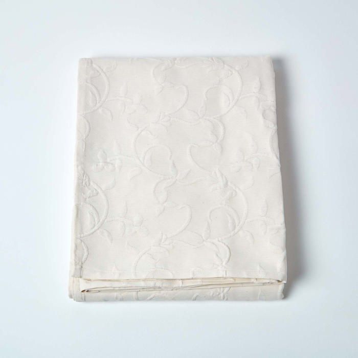 Crèmekleurige gewatteerde sprei met reliëf bloemen-arabeskpatroon - 260 x 260 cm