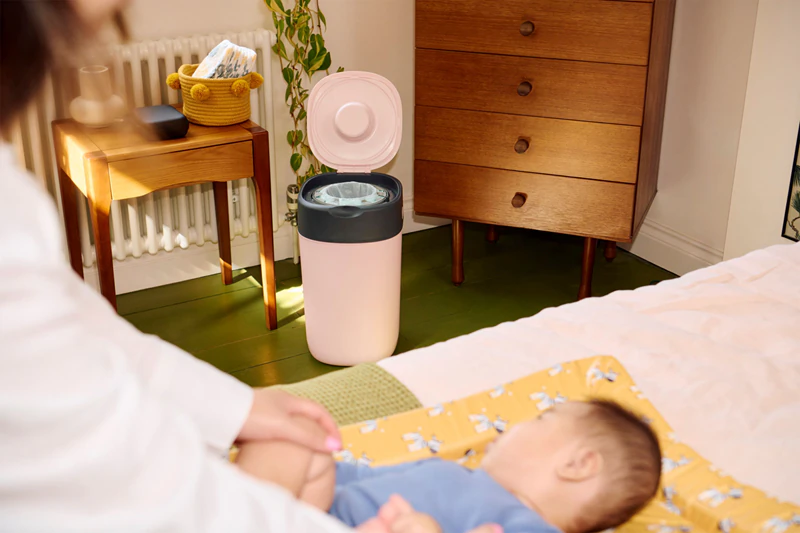 Cesto para fraldas Tommee Tippee Twist & Click rosa + cartucho