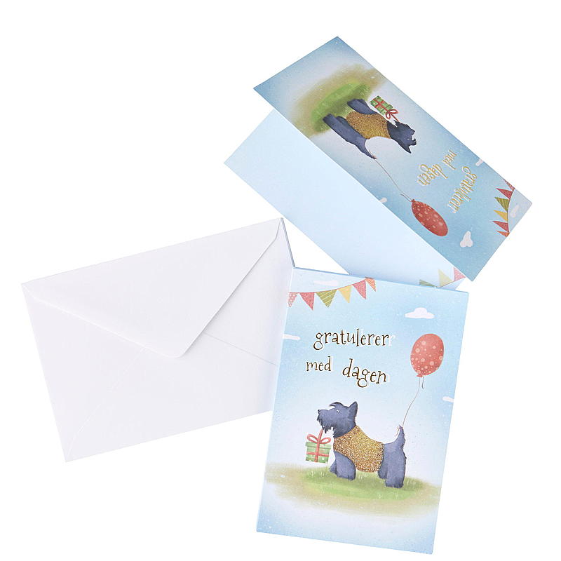 Kleiner Hund mit Paket
