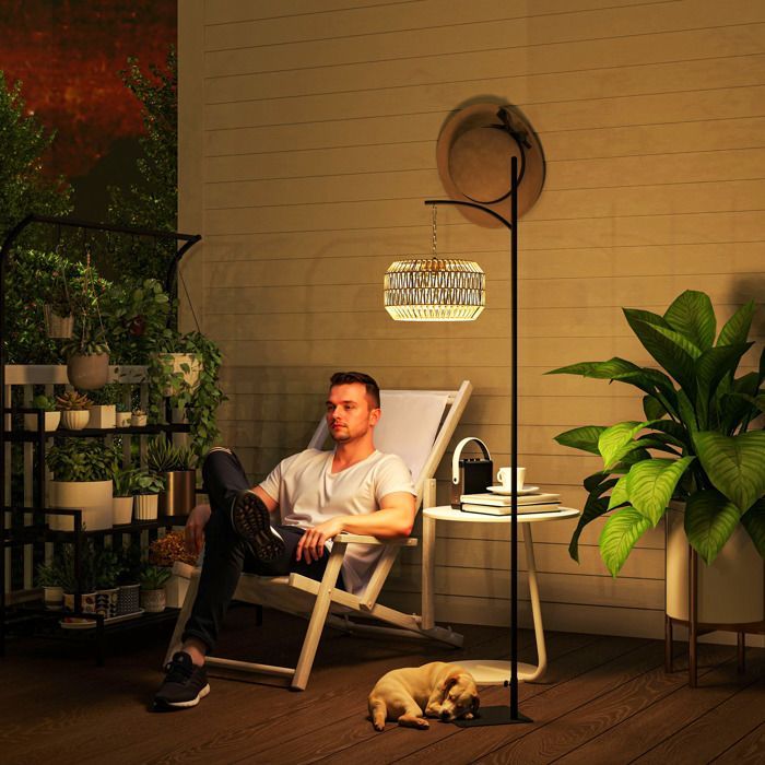 Lámpara de pie solar para exteriores Outsunny - estilo bohemio - sensor de luz, encendido automático - resina tejida - 178 cm - amarilla