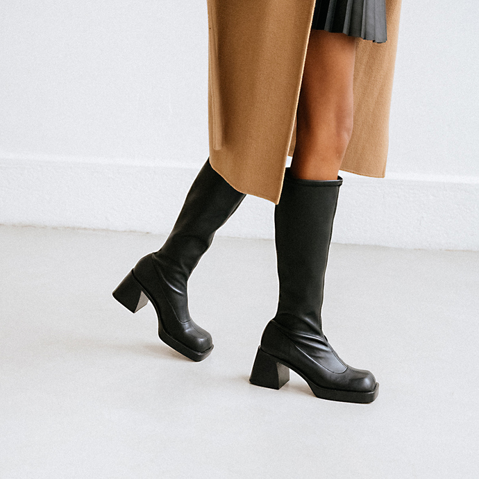 Bottes hautes à bouts carrés  en synthétique noir