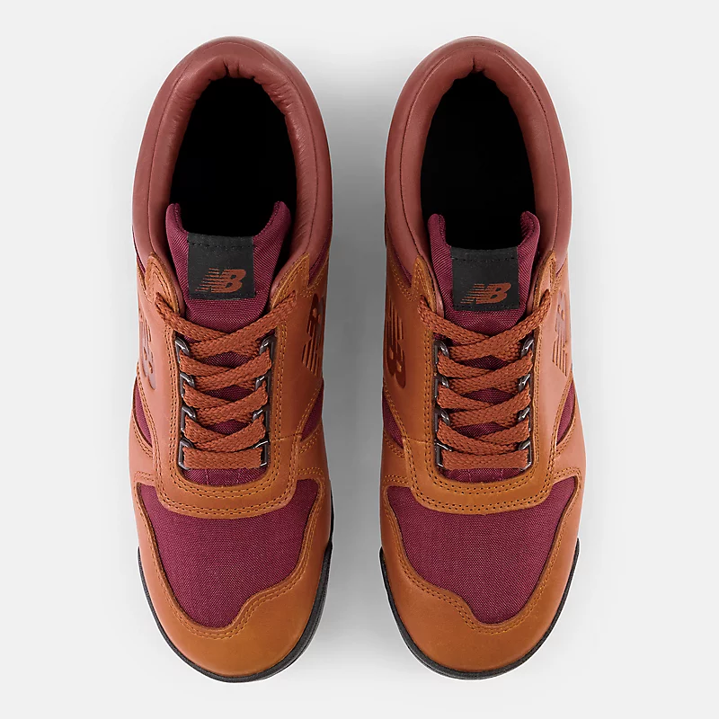 Unisex RAINIER LOW - Γλασαρισμένο τζίντζερ με κλασικό κόκκινο και μαύρο