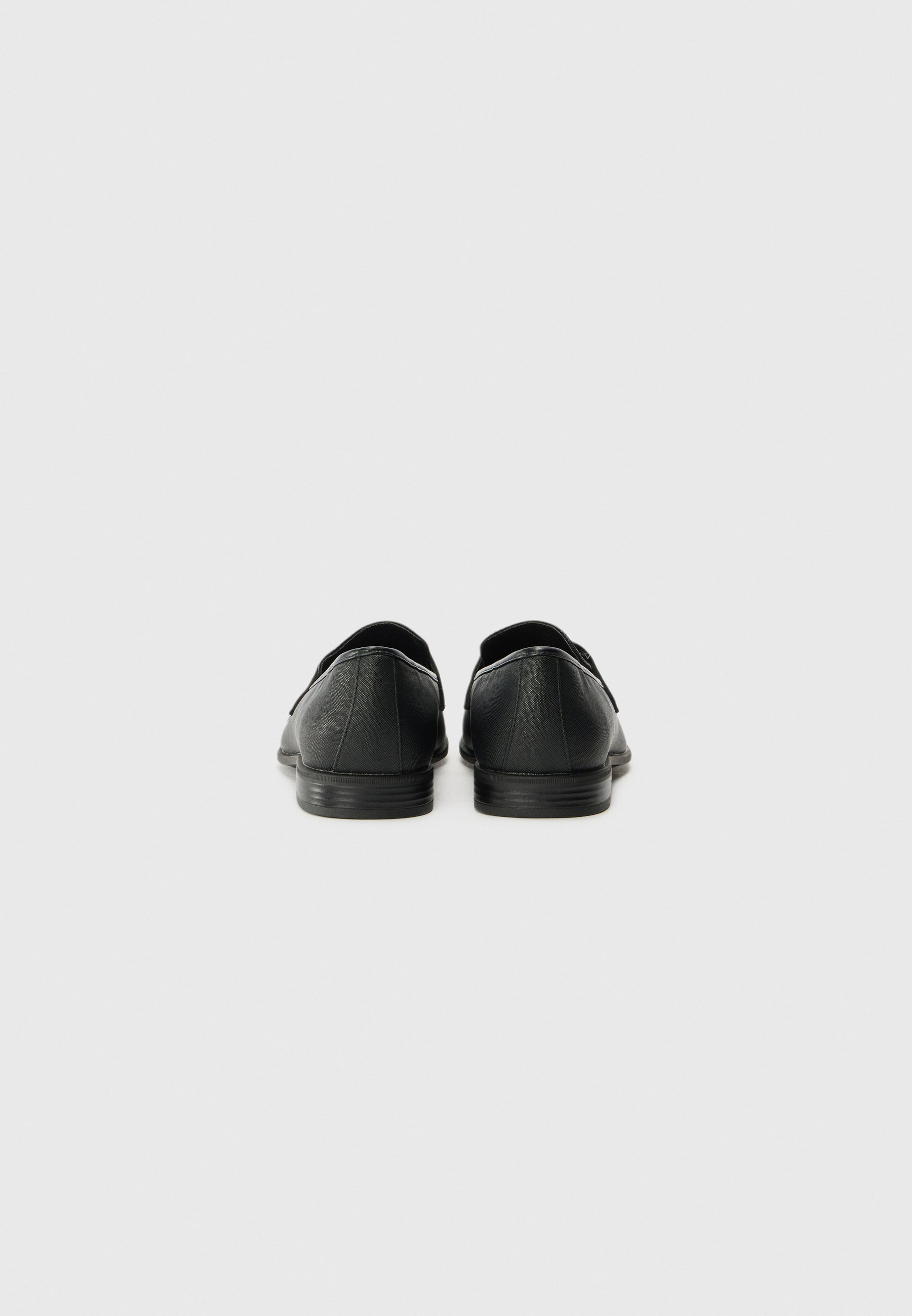 Pier One UNISEX - Półbuty wsuwane - czarne