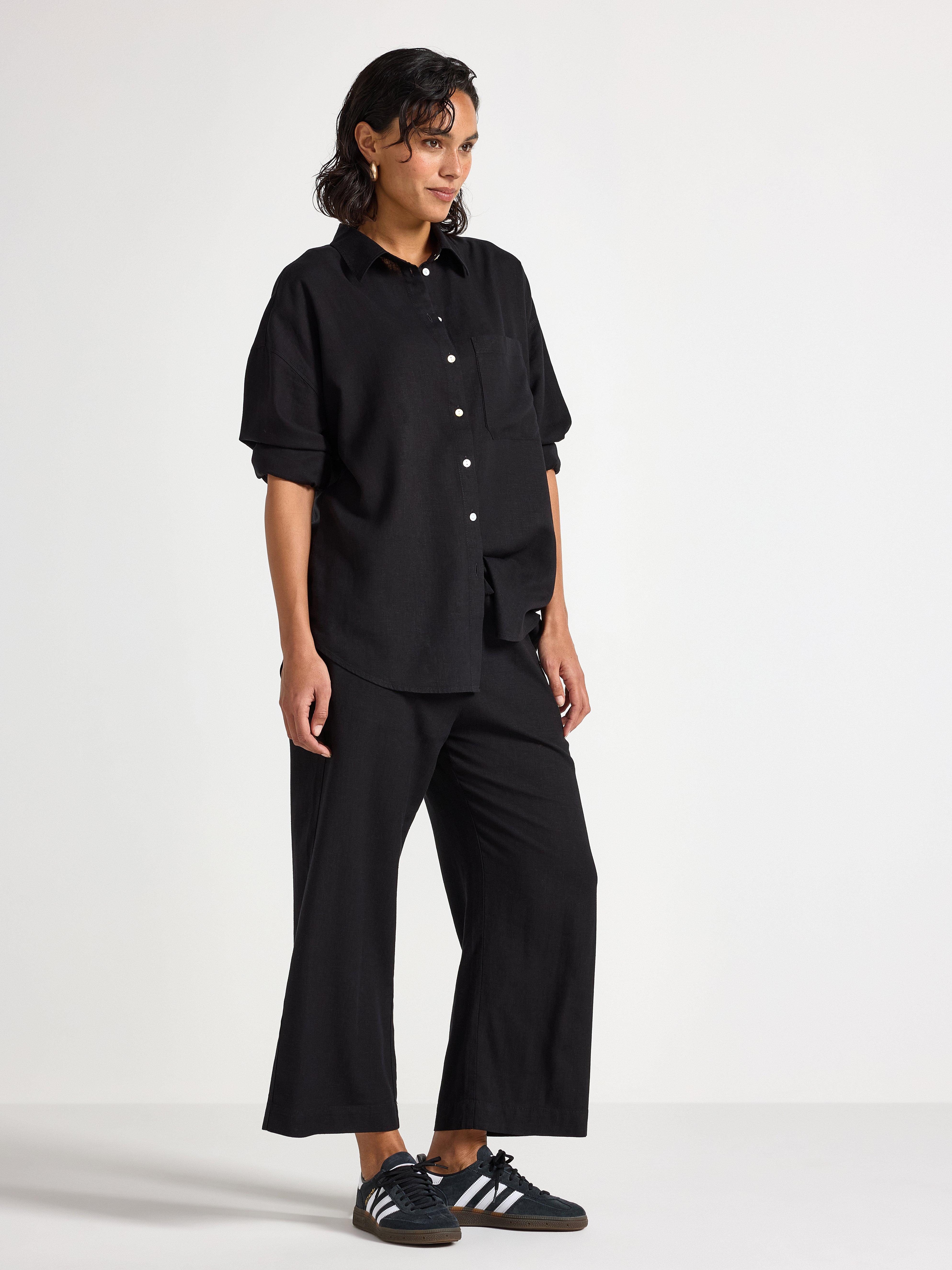 BELLA rette, cropped bukser i linblanding, svart