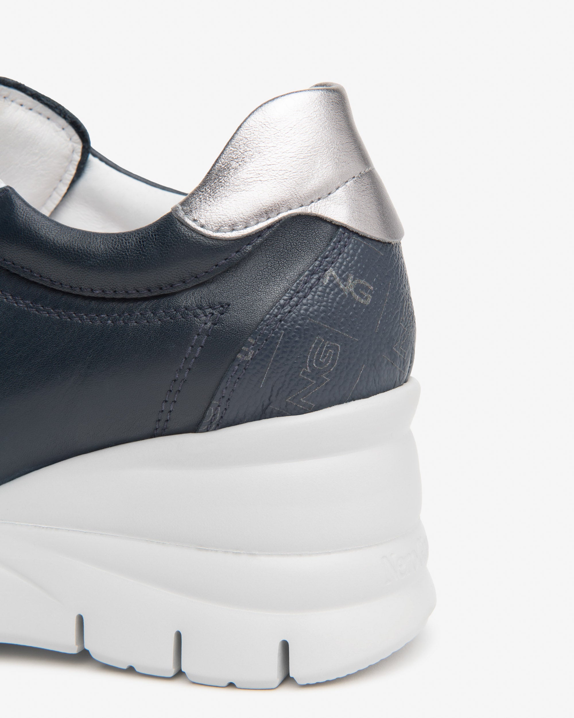  Damen-Sneaker aus Leder und Funktionsmaterial