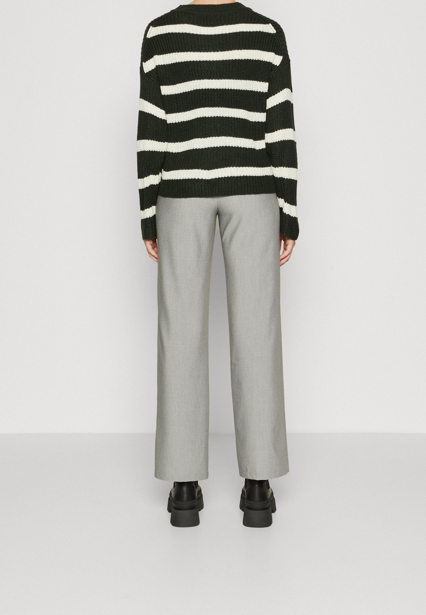 Svetr JDY - tmavě zelený