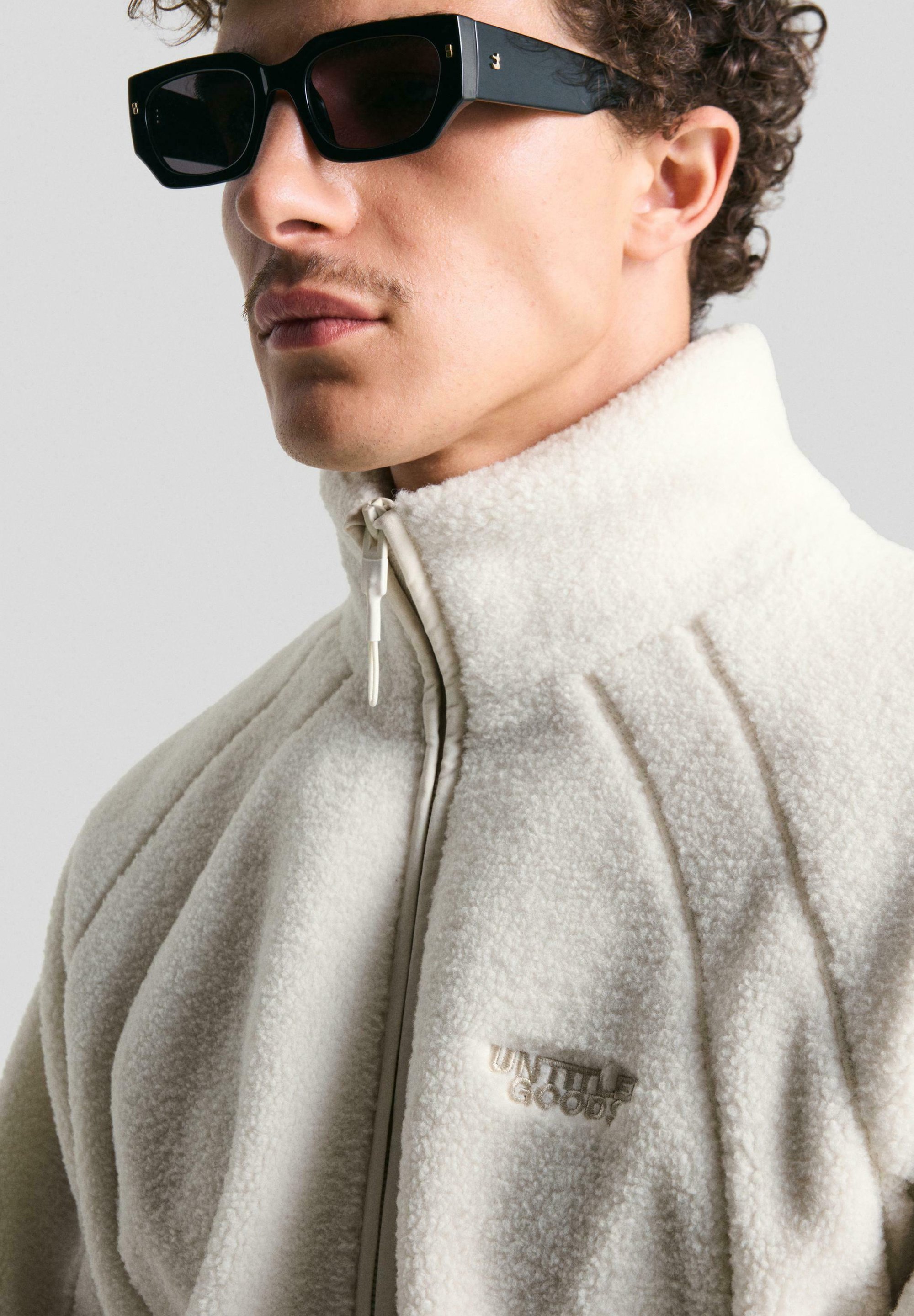 Giacca in pile Bershka - beige
