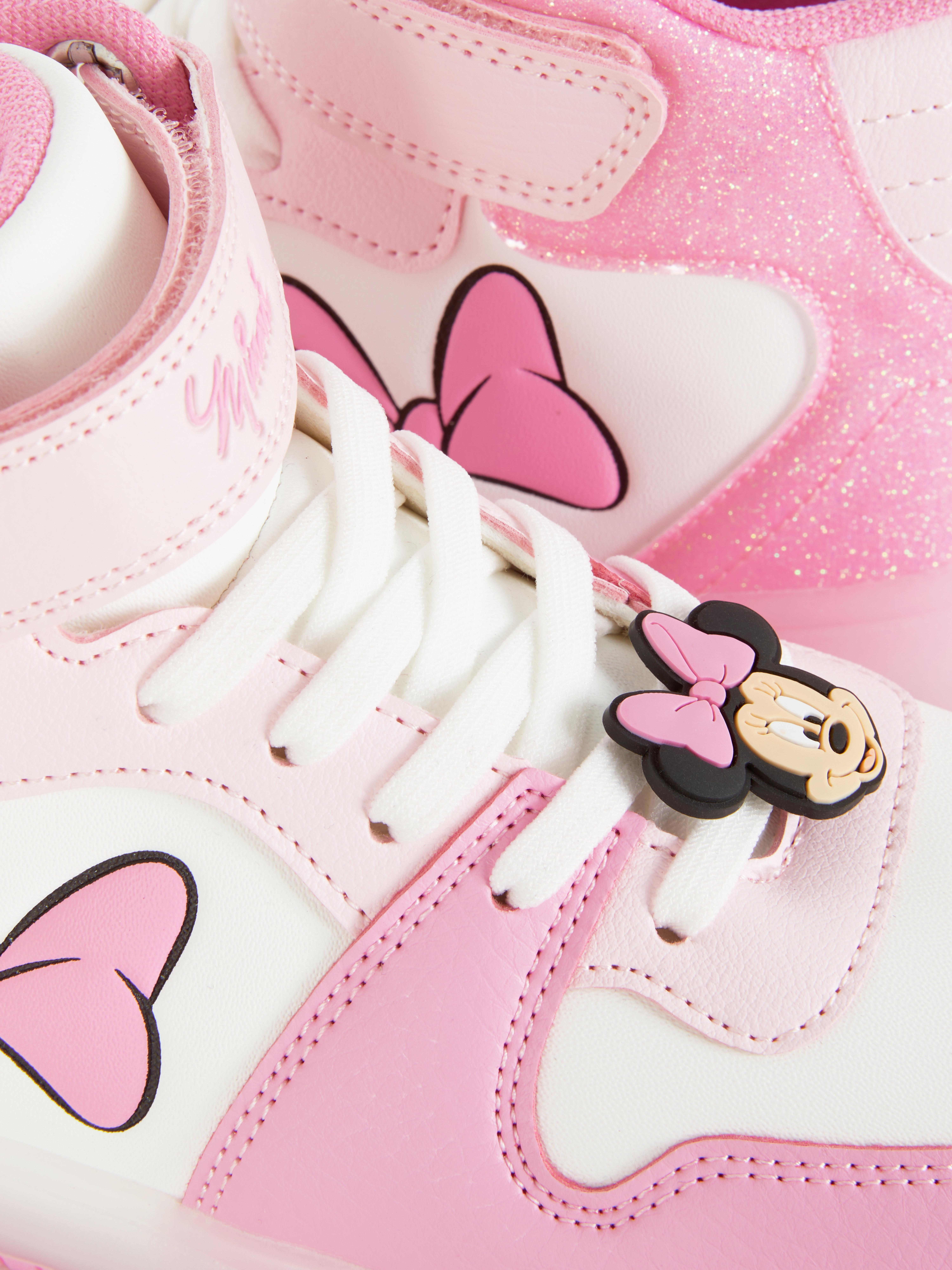 Teniși înalți Disney Minnie Mouse în culori neon. Teniși înalți care se aprind, cu Minnie Mouse de la Disney.