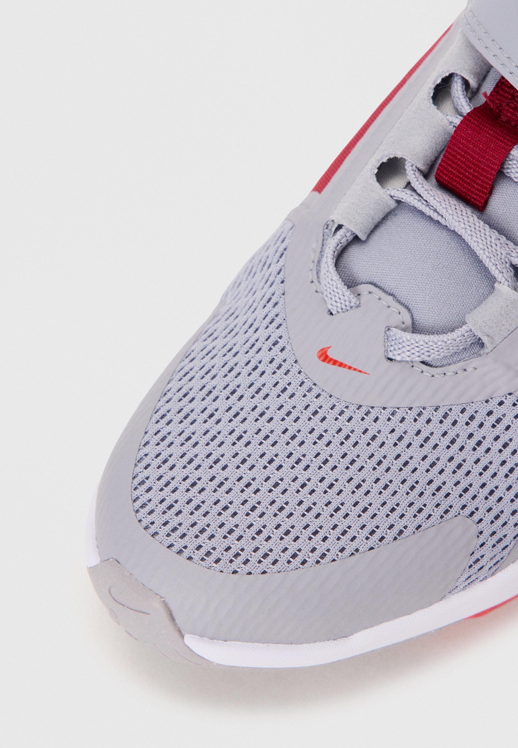 Nike Performance STAR RUNNER 5 UNISEX - Hardloopschoenen voor op de weg - summit white/black/team red/univ red
