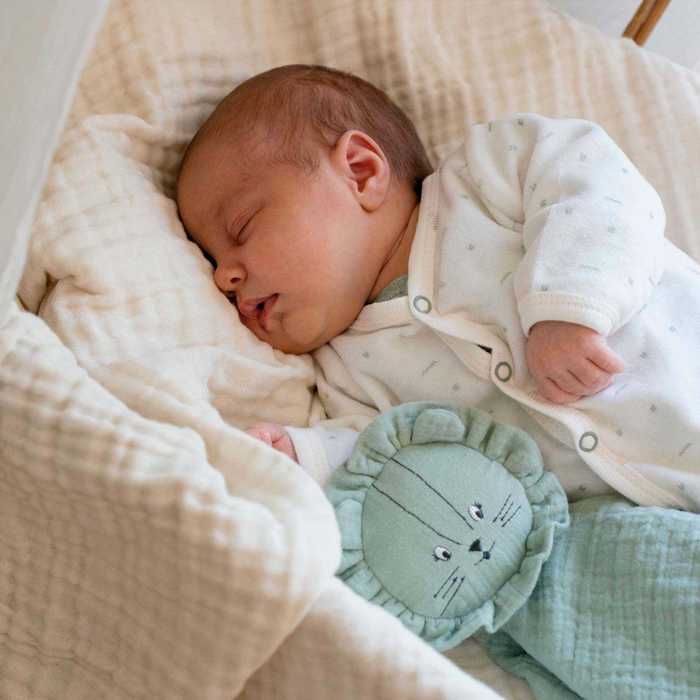 Three Kilos Seven baby birth kit