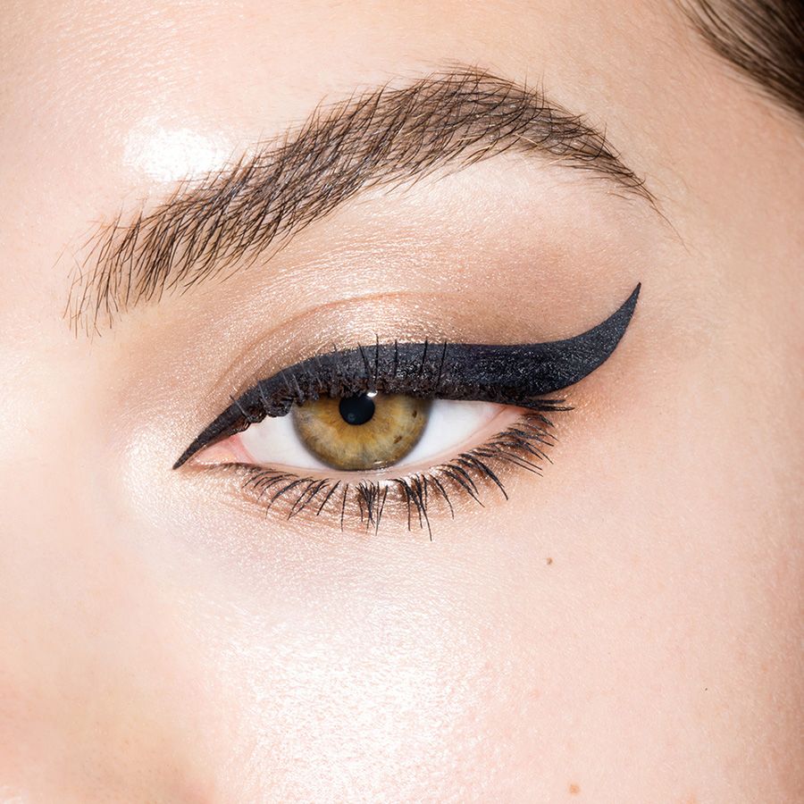 Tekoče črtalo za oči Colorstay Sharp Line s tanko konico Črtala za oči in svinčniki za oči