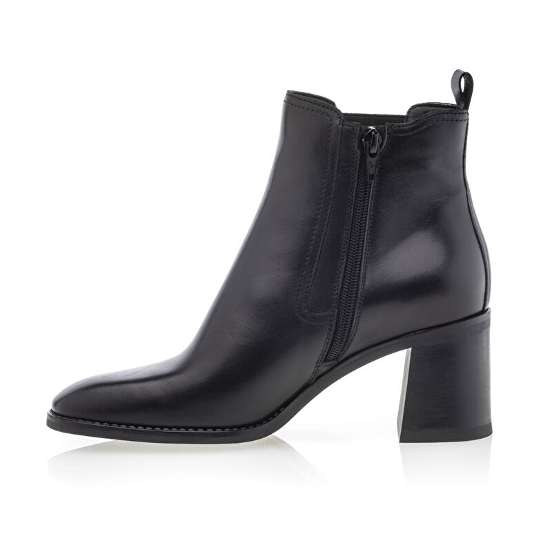 Schwarze Damenstiefel / Stiefeletten