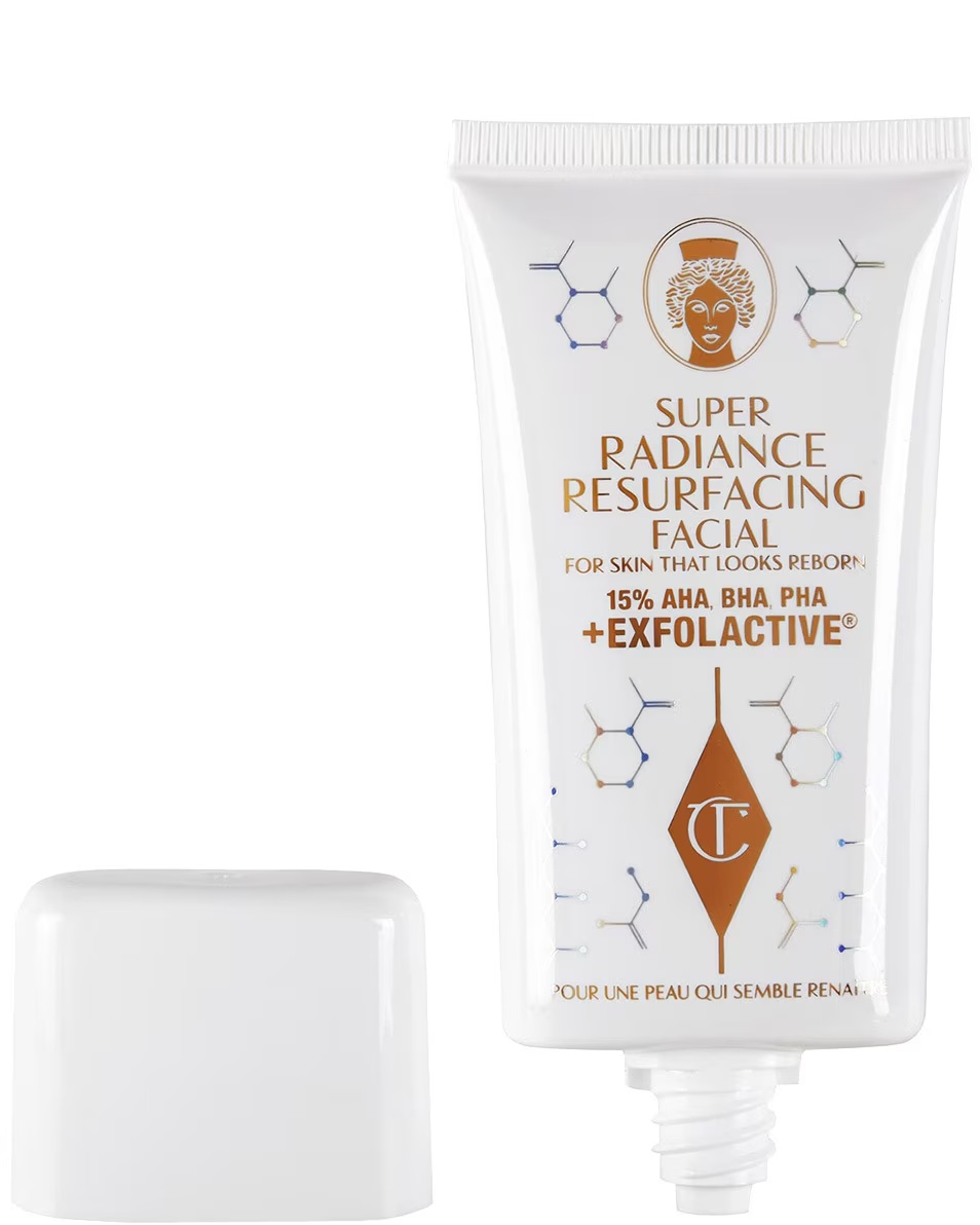 CHARLOTTE TILBURY Tratament facial exfoliant și de seară Super Radiance Resurfacing Facial