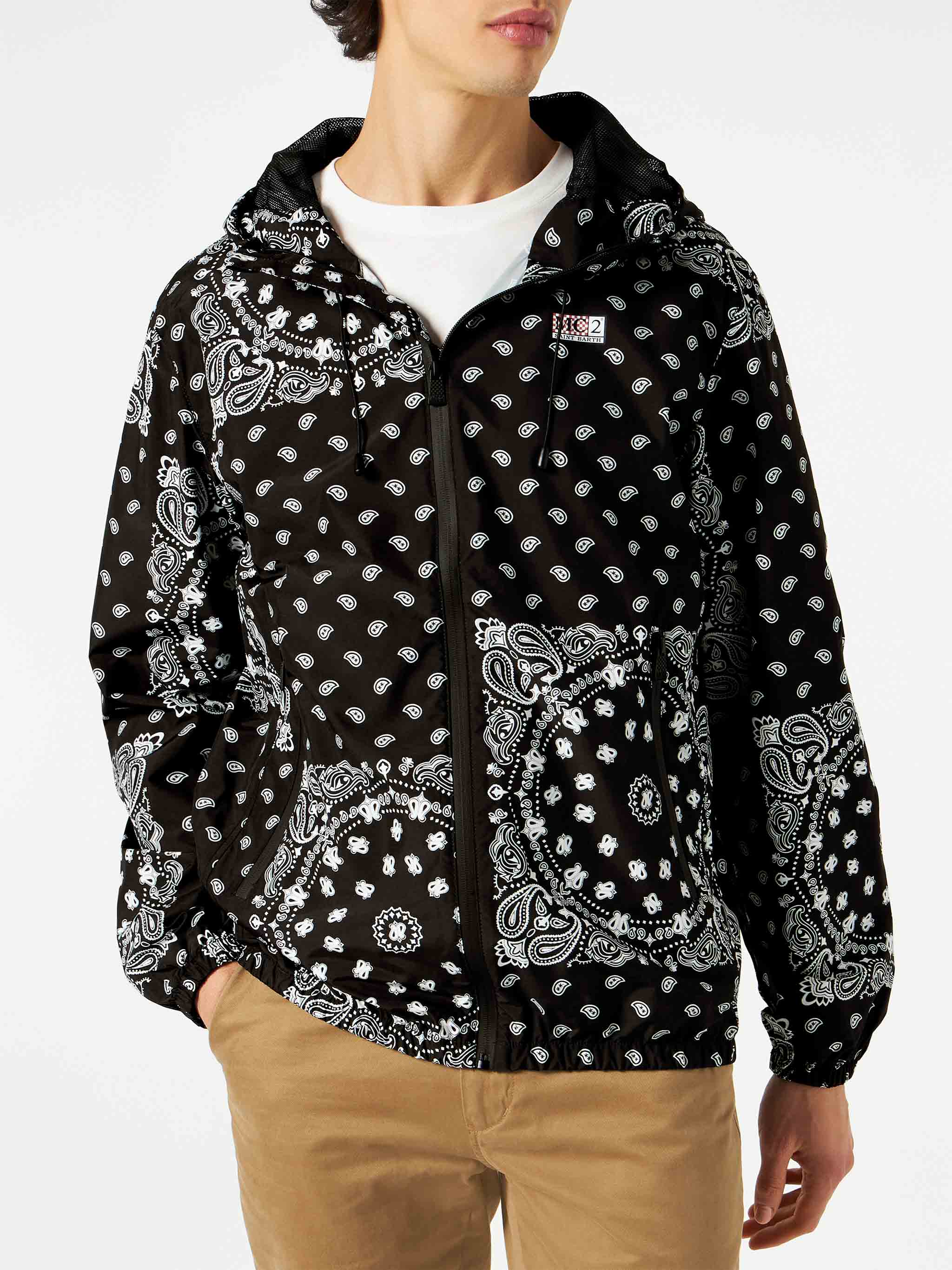 Lichtgewicht windjack voor heren met capuchon en bandana-print.