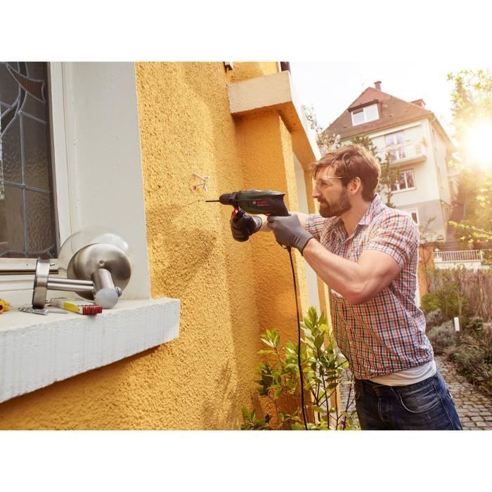 Perceuse à percussion filaire Bosch - UniversalImpact 800 (800W, béton 14mm, bois 30mm, livré avec accessoires)