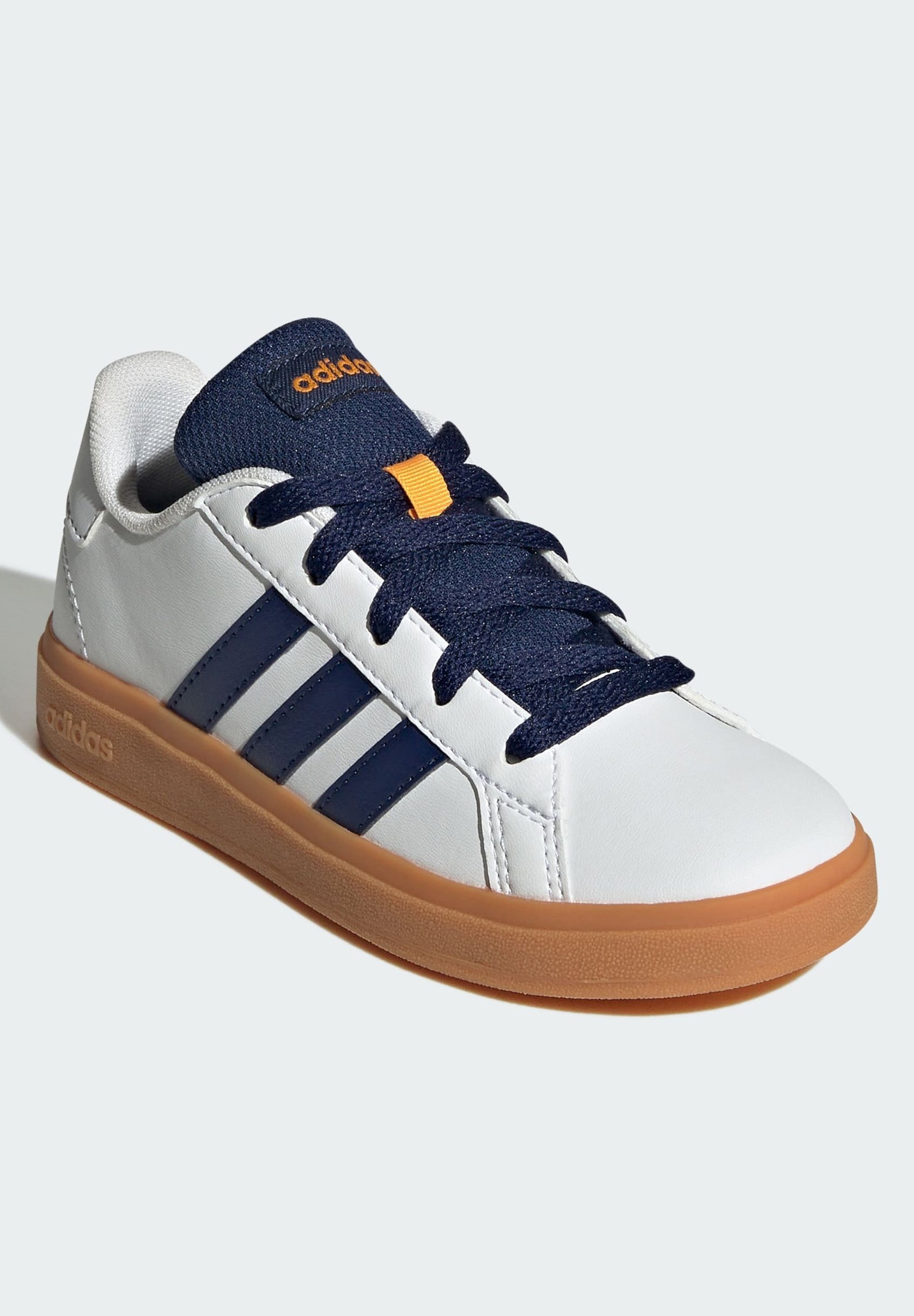 adidas Sportswear GRAND - Trainingsschoen - wolkwit donkerblauw gum