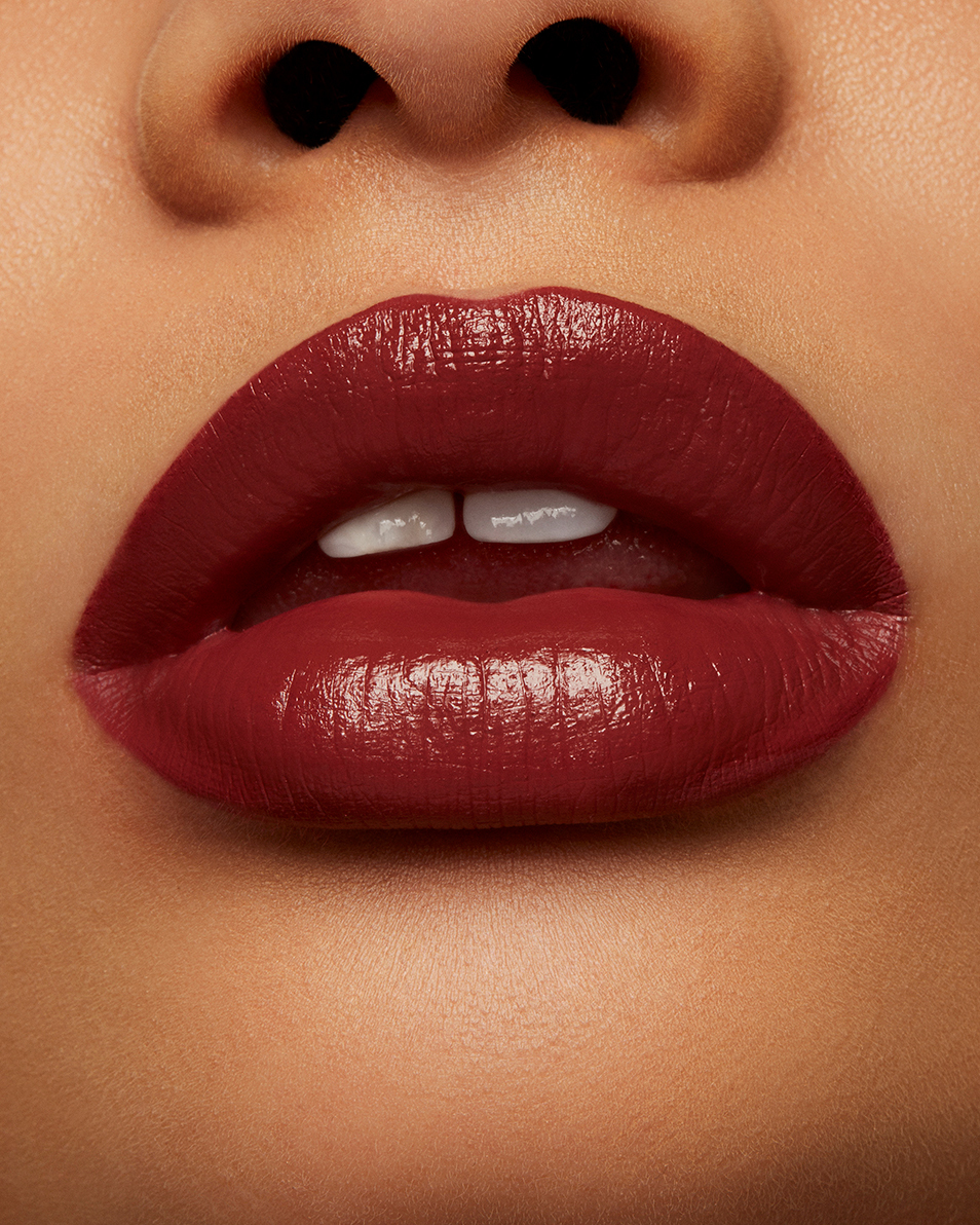 MAC LOVE ME ROUGE À LÈVRES LIQUIDE HYDRATANT - TENUE LONGUE DURÉE 12 HEURES
