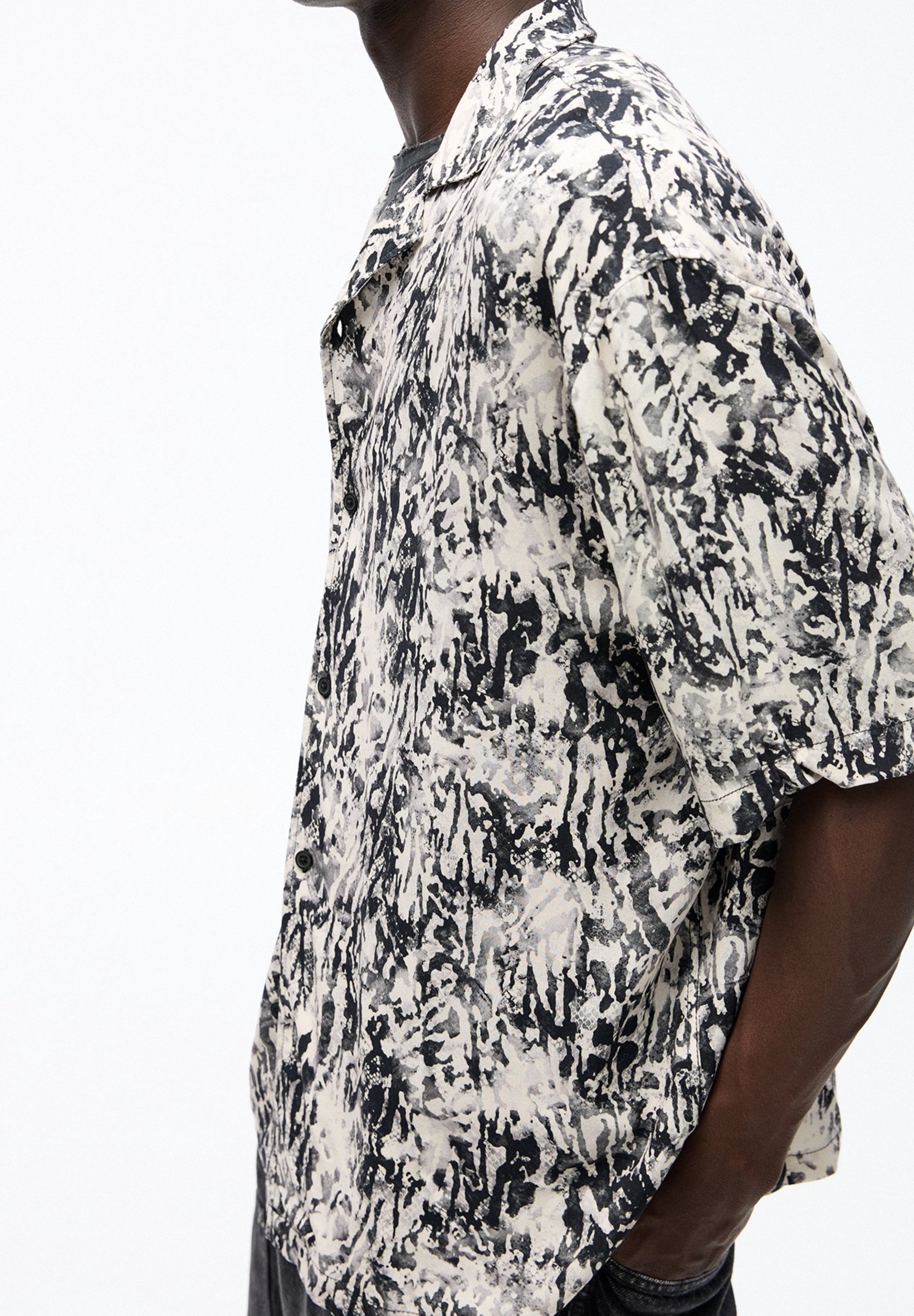 PULL&BEAR shirt - zwart