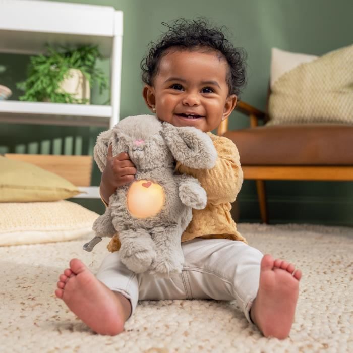 INGENUITY Baby Nachtlampje, Konijnenknuffel, Babycadeau, Sylvie Pluche Speelgoed, Reageert op Babygehuil, Muzikaal, Lichtgevend, Speenclip