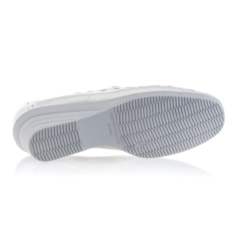 Zapatos blancos cómodos para mujer