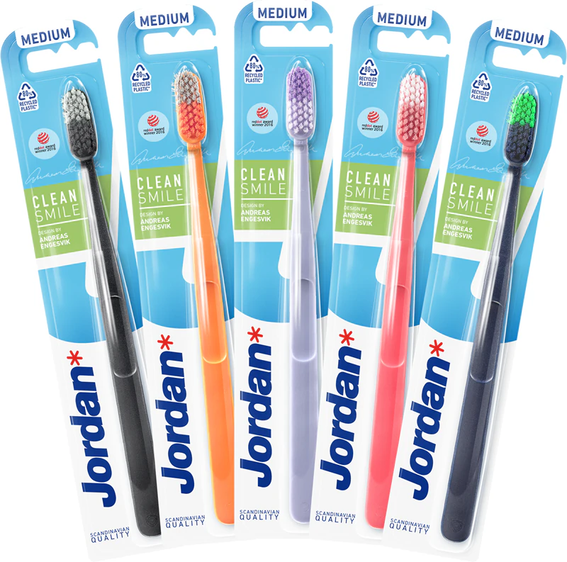 Zubná kefka Jordan Clean Smile strednej veľkosti