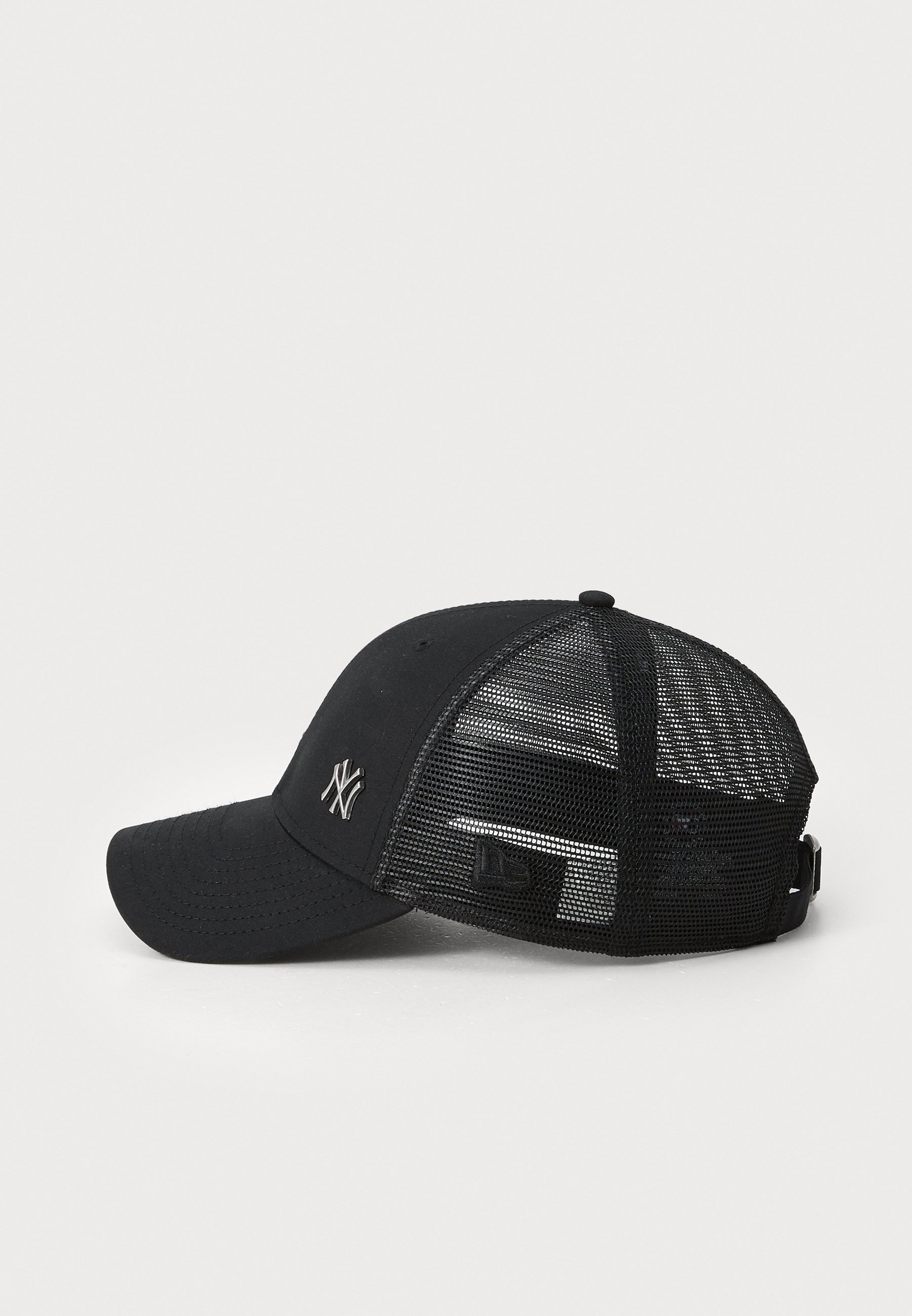New Era petten