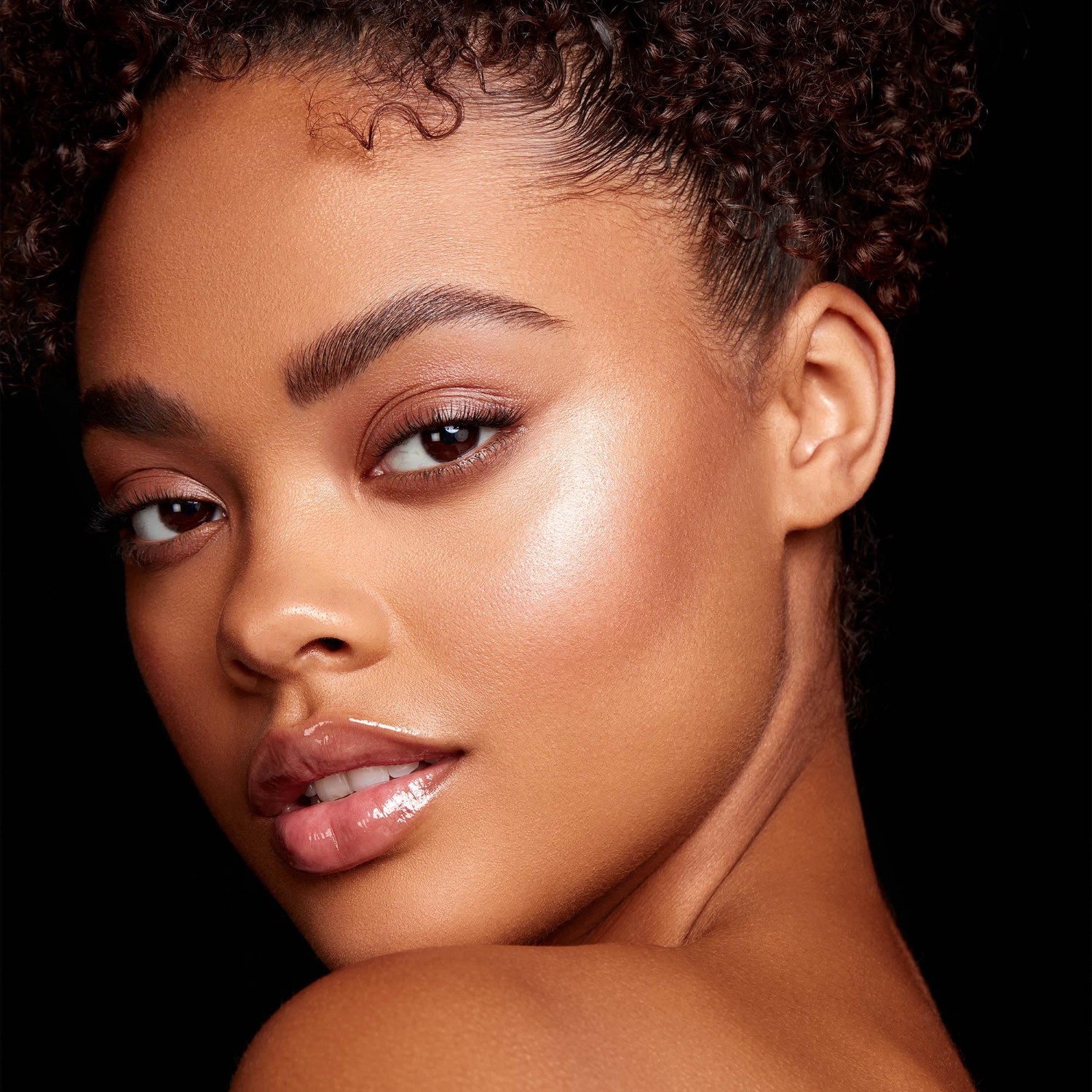 KYLIE COSMETICS Kylighter Illuminating Powder