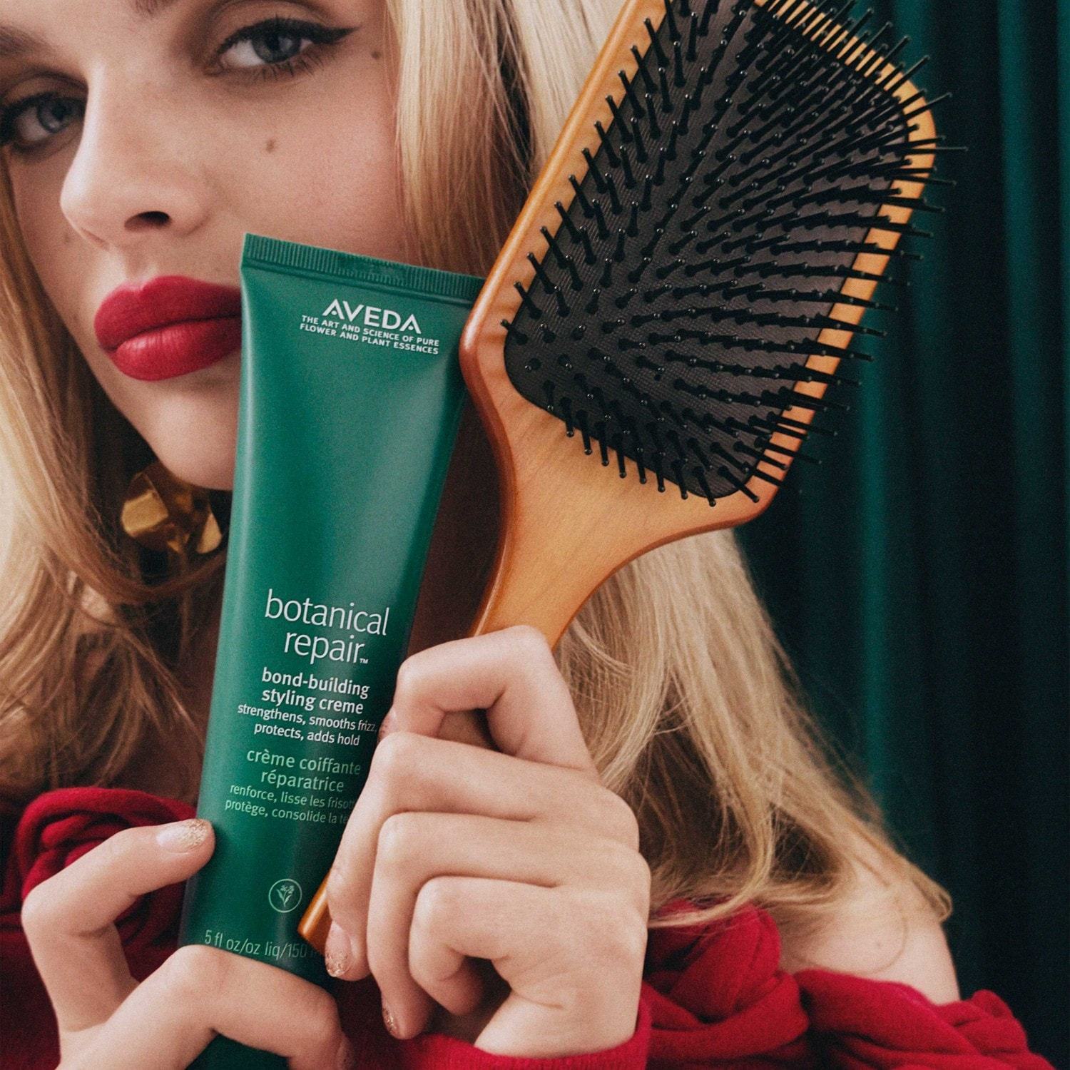 Aveda Botanical Repair™ matu kopšanas komplekts – stiprināšanai un izlīdzināšanai – stila pamatvajadzību dāvanu komplekts – 1 gab.
