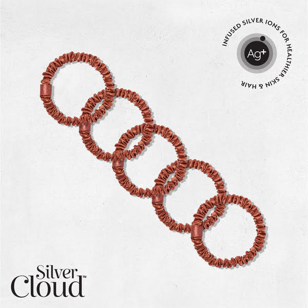 Úzké saténové gumičky Silver Cloud 5 Auburn