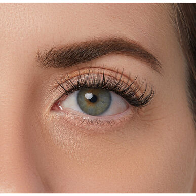 Kiss The New Way To Lash Falscara Clear Band Eyelash Extensions σε μια τούφα, αόρατη ταινία, 24 τεμάχια.